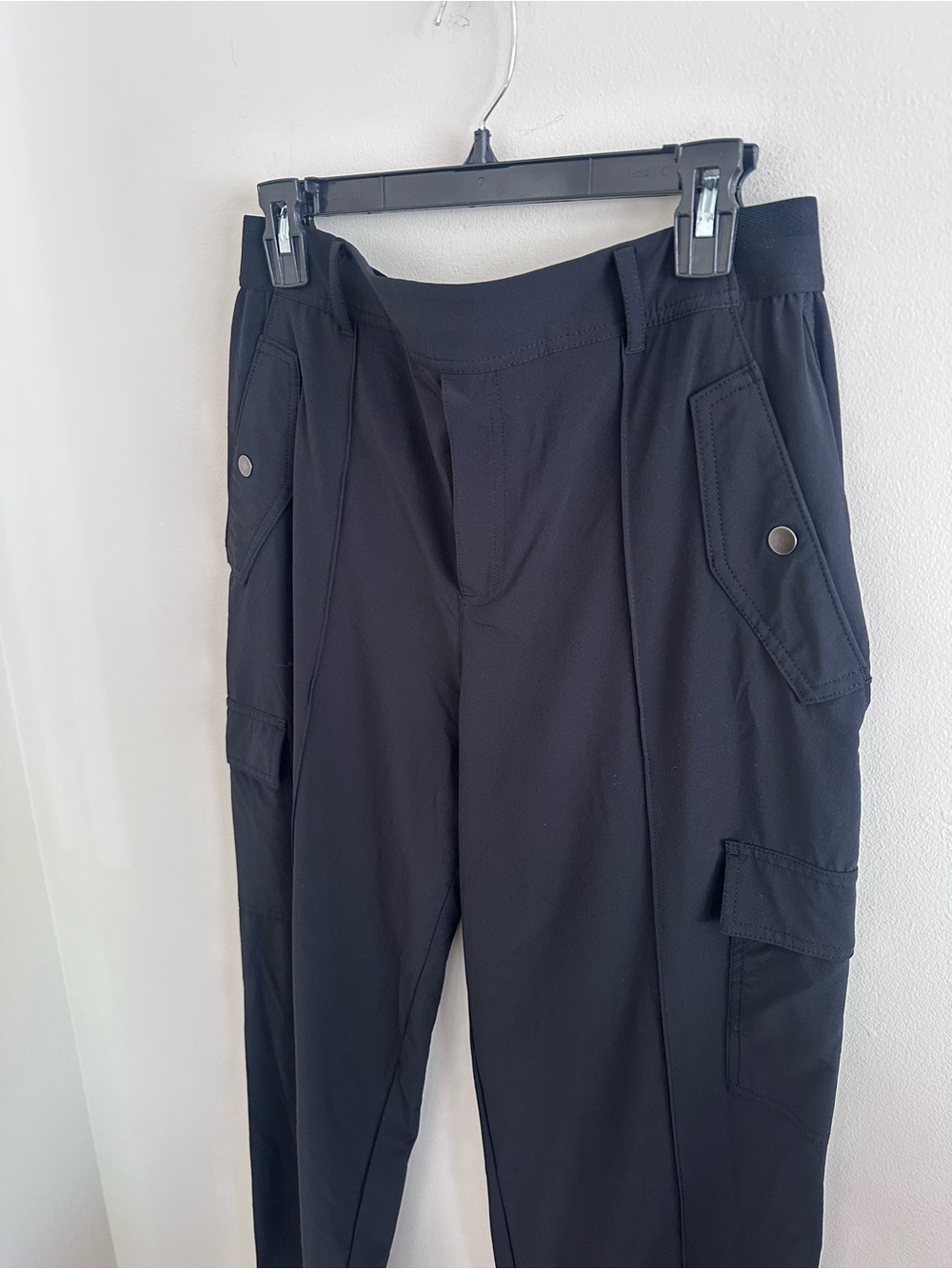 Athleta black Vienna cargo pants size 12 - Picture 3 of 7